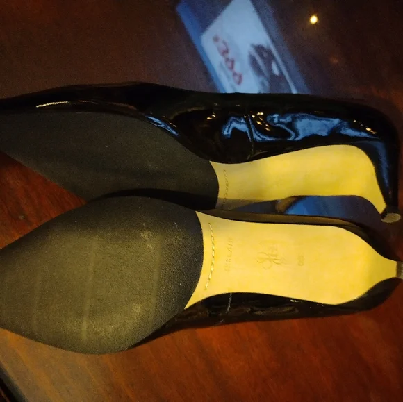 New Cole Haan shoes - Picture 3 of 6